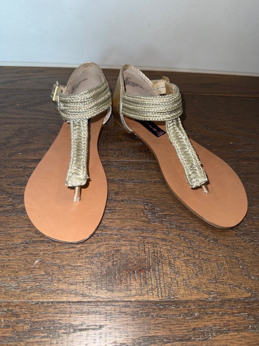 Steve by Steve Madden Gold Metallic Braided T-Strap Flat Sandals Size 5.5